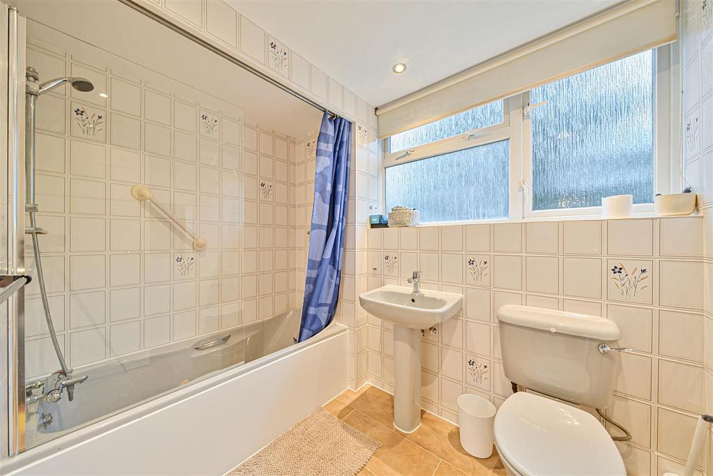 Family Bathroom: