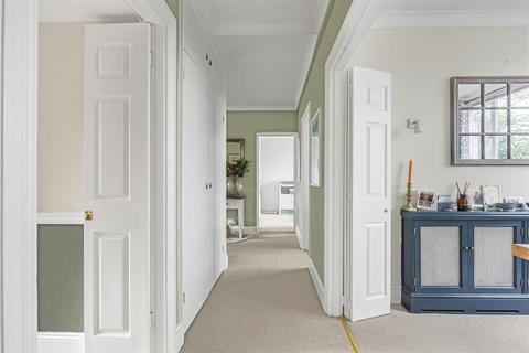 3 bedroom flat for sale, St Johns Avenue, London
