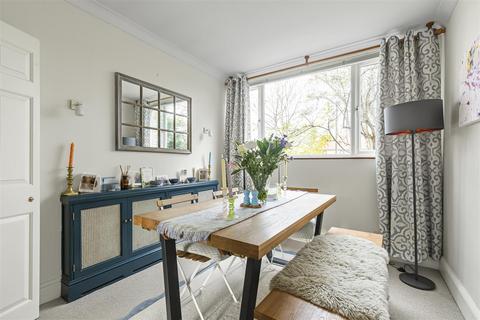 3 bedroom flat for sale, St Johns Avenue, London