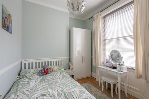 2 bedroom flat for sale, Claremont Terrace, Spital Tongues, Newcastle upon Tyne