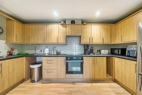 2 bedroom apartment for sale, Bromley Road, London