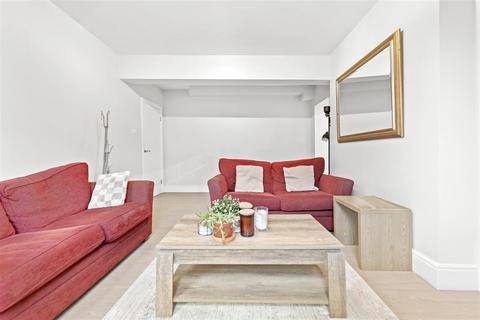 2 bedroom flat for sale, Stapleton Hall Road, Crouch Hill