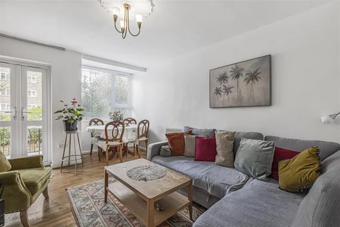 2 bedroom flat for sale, Hayward Gardens, London