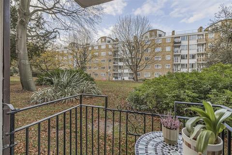 2 bedroom flat for sale, Hayward Gardens, London