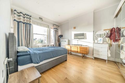 2 bedroom flat for sale, Greencroft Gardens, London NW6