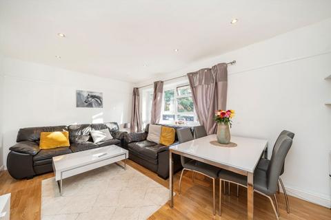 2 bedroom flat for sale, Lyndale, London NW2