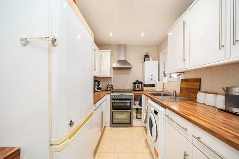 2 bedroom flat for sale, Lyndale, London NW2