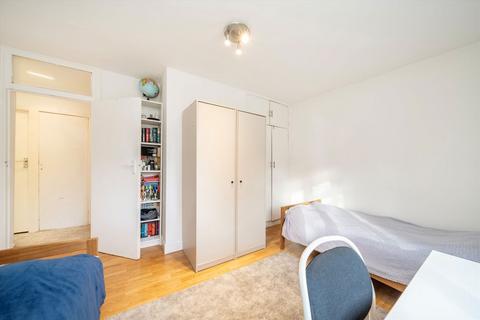 2 bedroom flat for sale, Lyndale, London NW2