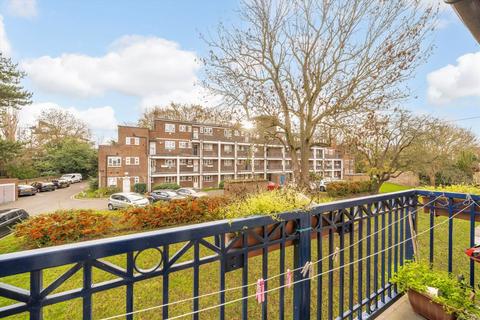 2 bedroom flat for sale, Lyndale, London NW2