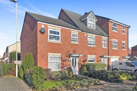 3 bedroom end of terrace house for sale - Boulmer Avenue Kingsway, Gloucester GL2