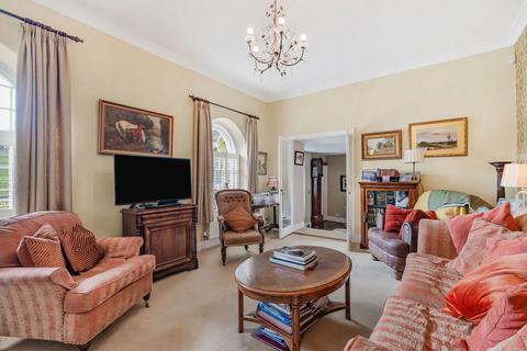 3 bedroom character property for sale, Castle Gardens, Dorking, RH4 1NY
