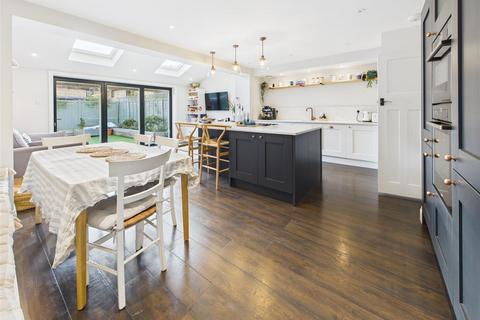 4 bedroom semi-detached house for sale, Havers Avenue, Hersham, Walton-On-Thames