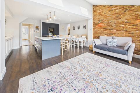 4 bedroom semi-detached house for sale, Havers Avenue, Hersham, Walton-On-Thames