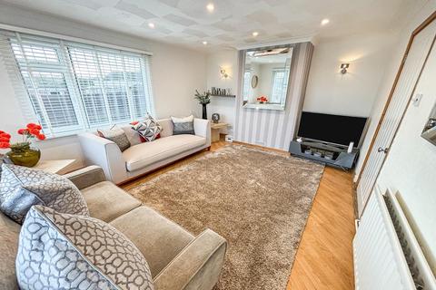 2 bedroom detached bungalow for sale, Hillside, Brandon IP27