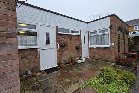 2 bedroom bungalow for sale, Elmbank, Southam, CV47