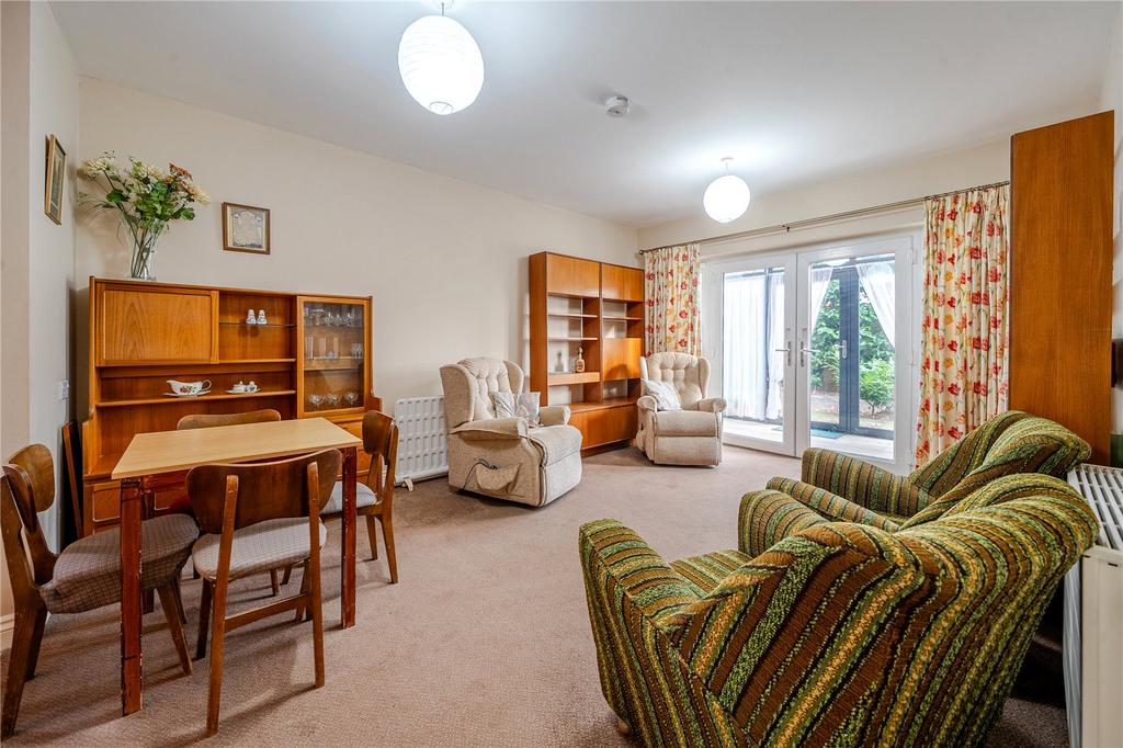 Sitting/Dining Room