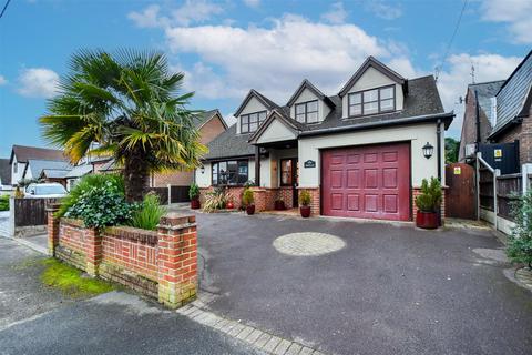 4 bedroom detached house for sale, First Avenue, Hook End, Brentwood