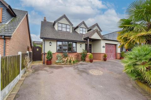 4 bedroom detached house for sale, First Avenue, Hook End, Brentwood