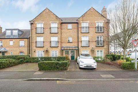 2 bedroom flat for sale, Alexander Crescent, Caterham, CR3 5ZG