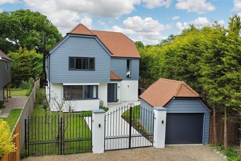 Warmlake Road, Sutton Valence, ME17