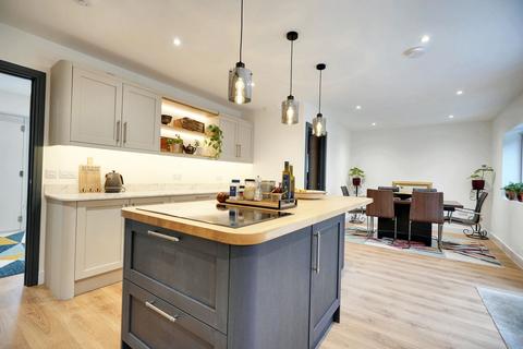 5 bedroom detached house for sale, Warmlake Road, Sutton Valence, ME17