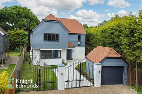 Warmlake Road, Sutton Valence, ME17