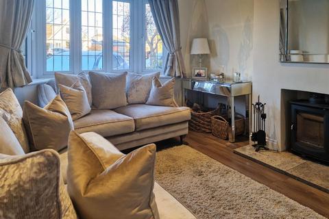 3 bedroom semi-detached house for sale, Spring Pond Meadow, Hook End, Brentwood