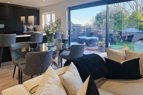 undefined, Spring Pond Meadow, Hook End, Brentwood