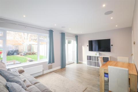 3 bedroom terraced house for sale, Rydal Close, Farnborough GU14