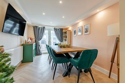 4 bedroom semi-detached house for sale, Griston Road, Watton