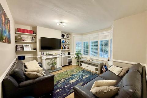 4 bedroom semi-detached house for sale, Kenilworth Drive, Borehamwood WD6