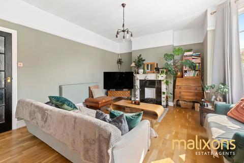 2 bedroom flat for sale, Dumbarton Road, London SW2