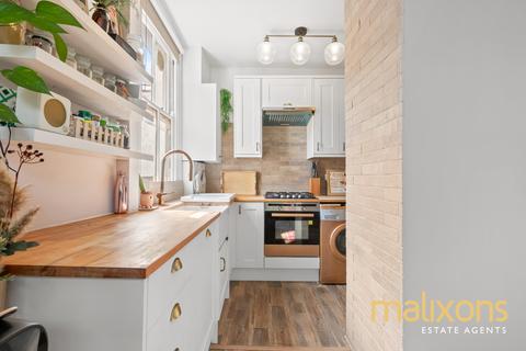 2 bedroom flat for sale, Dumbarton Road, London SW2