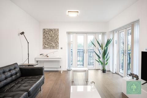 2 bedroom flat for sale, Linden Way, Southgate, London, N14