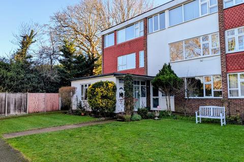 1 bedroom maisonette for sale, Rose View, Hollies Court, Addlestone, Surrey, KT15