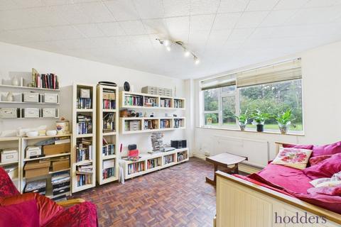 1 bedroom maisonette for sale, Rose View, Hollies Court, Addlestone, Surrey, KT15