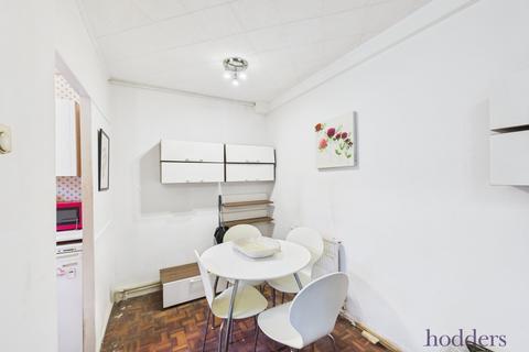 1 bedroom maisonette for sale, Rose View, Hollies Court, Addlestone, Surrey, KT15