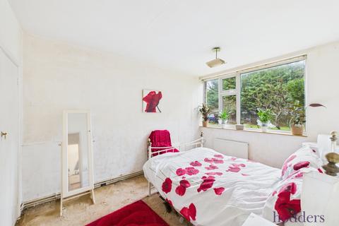 1 bedroom maisonette for sale, Rose View, Hollies Court, Addlestone, Surrey, KT15