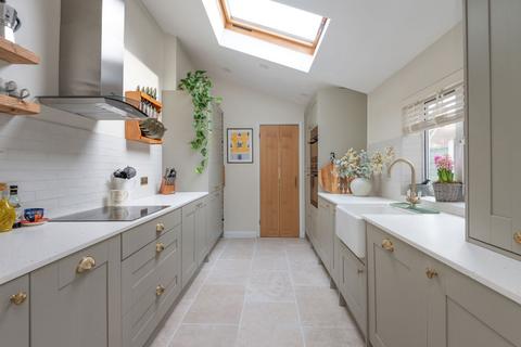 3 bedroom end of terrace house for sale, Meadow Road, Bromley BR2