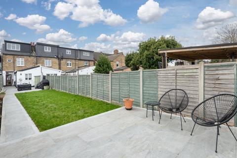 3 bedroom end of terrace house for sale, Meadow Road, Bromley BR2