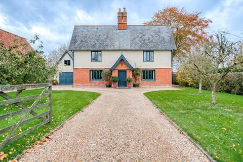 undefined, Harleston IP20