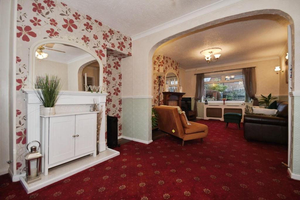 DINING ROOM 02.jpg