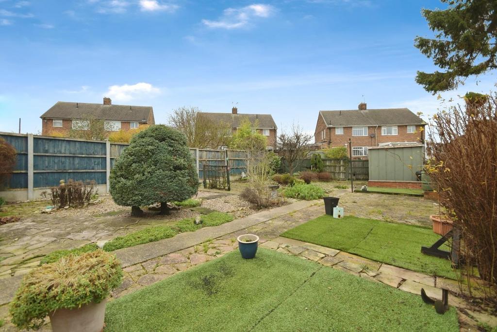 REAR GARDEN 06.jpg