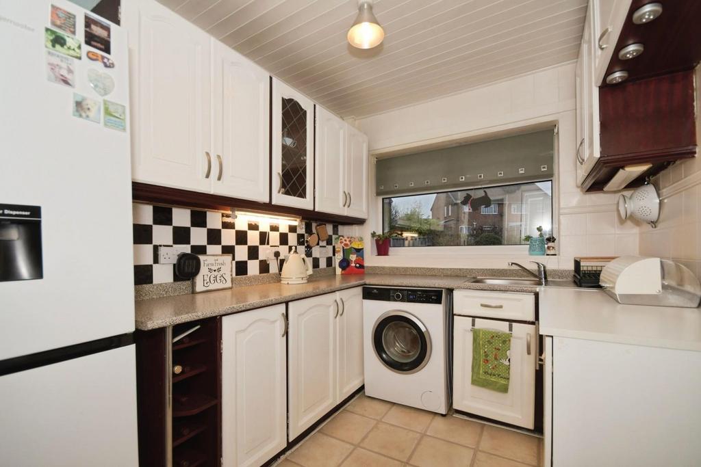 KITCHEN 01.jpg