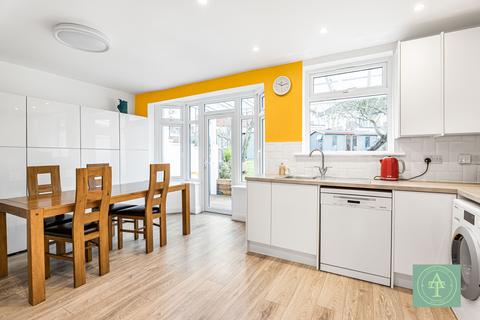 3 bedroom terraced house for sale, Imber Close, Southgate, London, N14