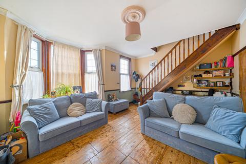 2 bedroom maisonette for sale, Sutton Road, Southend-on-Sea, Essex