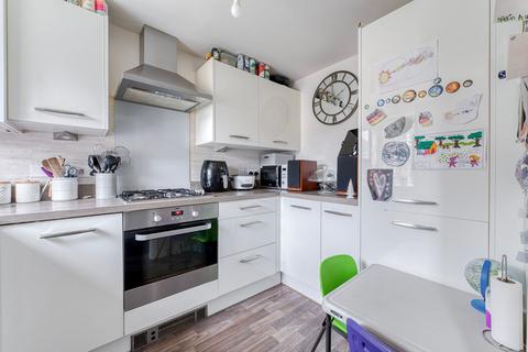 3 bedroom end of terrace house for sale, Valetta Drive, Carbrooke