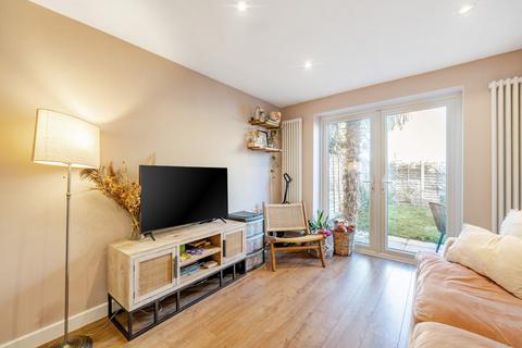 2 bedroom apartment for sale, Stanger Road, London