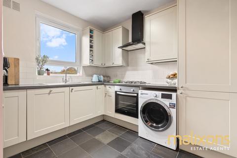 3 bedroom flat for sale, Pathfield Road, London SW16
