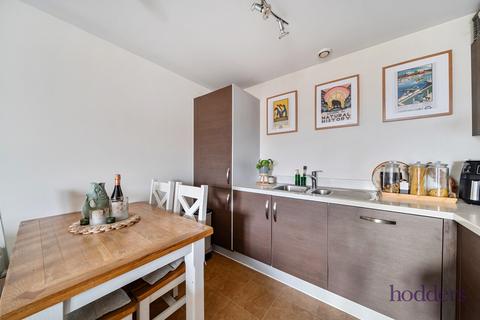 2 bedroom apartment for sale, Harrow Close, Addlestone, Surrey, KT15